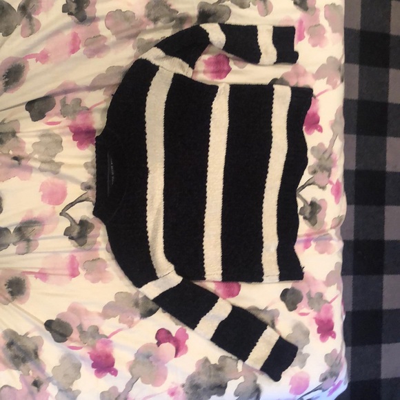 A velvety striped sweater - Picture 1 of 4